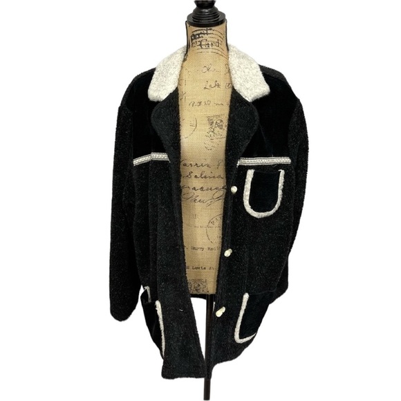 Sisko and Co. Black and White Teddy Sherpa Style Coat - Picture 2 of 12